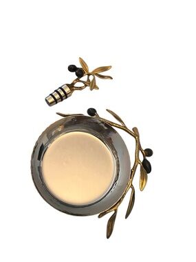 Michael Aram NWT Gorgeous Olive Branch Wine Coaster & Stopper Set. No box